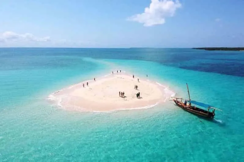 Lunch on the Nakupenda sandbank